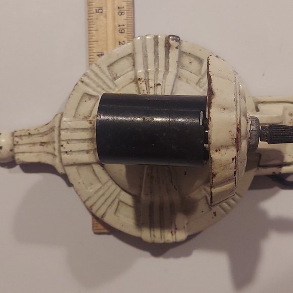 Art Deco Cast Iron Wall Sconce Light - Picture 12 of 13